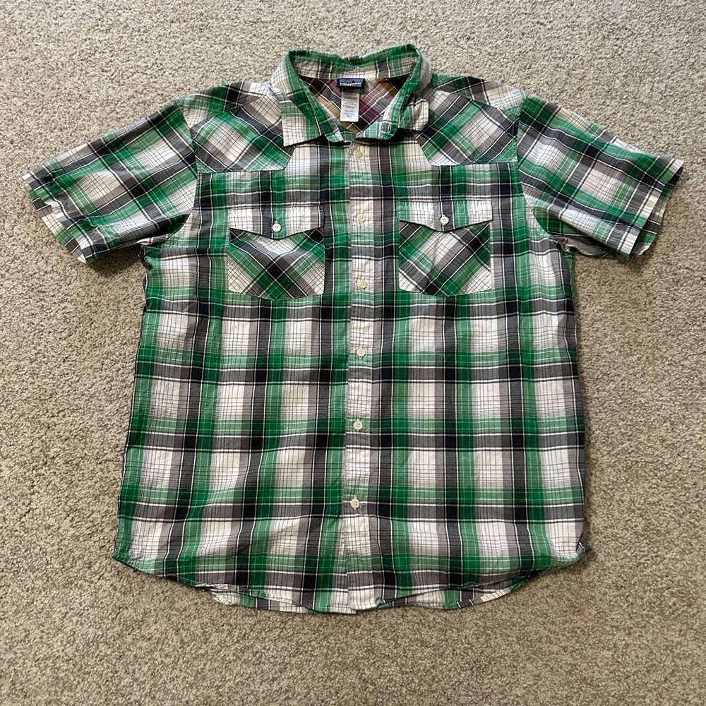 Patagonia Green and White Casual Button Down Shirt